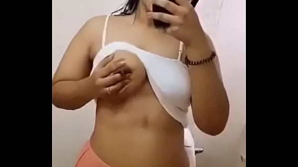 Video Verifikasi, Pamer Tubuh Tanpa Sensor