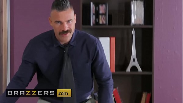 Tete Gede Di Kantor – Monique Alexander & Charles Dera – Bos Dikendalikan Dari Jarak Jauh – Brazzers