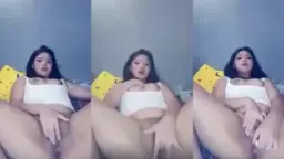 Cewek Seksi Lagi Mainin Diri Sendiri Di Rumah, Makin Greget Pas Sendirian
