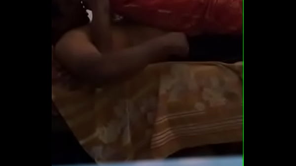 Desi Istri Lagi Di Atas, Nunggingin Suami Sambil Goyang-goyang Nikmat
