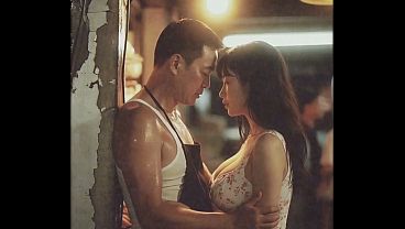 80年代中国妞在菜市场湿身勾搭