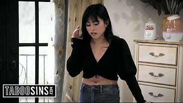 Dasar Cewek Asia Murahan, Butuh Kontol Gede Biar Hamil.
