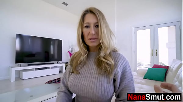 Nenek Tiri Yang Lagi Horny Minta Cucu Tiri Buat Ngewe.