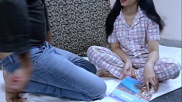 Mami Ko Nanga Karke Choda, Ghar Mein Sabke Saamne Chudai Ki.