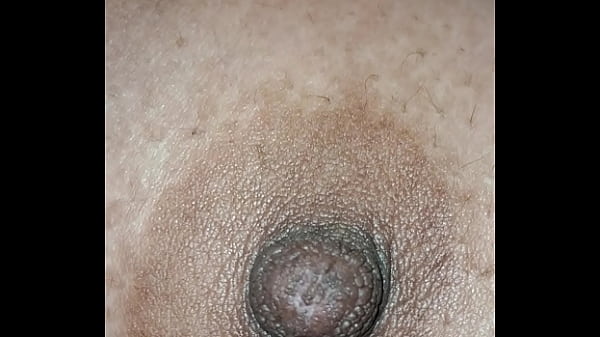 Desi Cewek Montok, Putingnya Keliatan Jelas Dari Deket