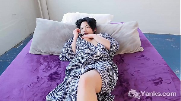 Tante Asia Idaman Emas Lagi Sange Mainin Diri Sendiri